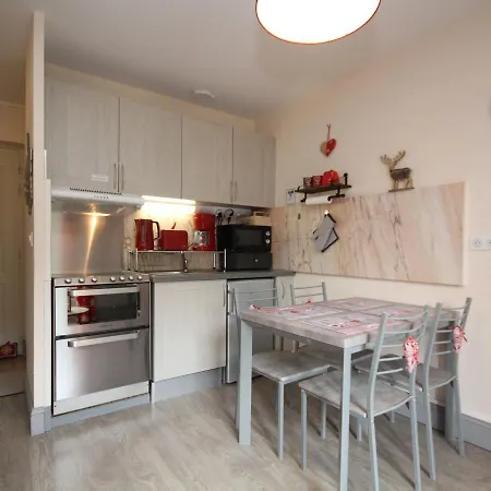 T2 Avec Balcon Et Wifi Au Centre Du Mont-dore - Fr-1-608-75